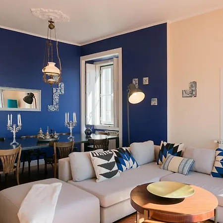 Traveling To 312 Chiado