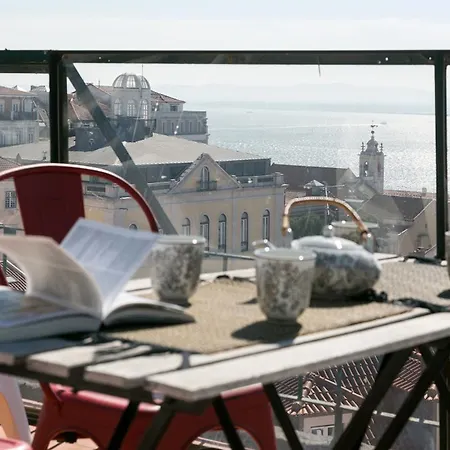 Apartment Traveling To 312 Chiado