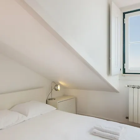 Apartment Traveling To 312 Chiado Lisbon